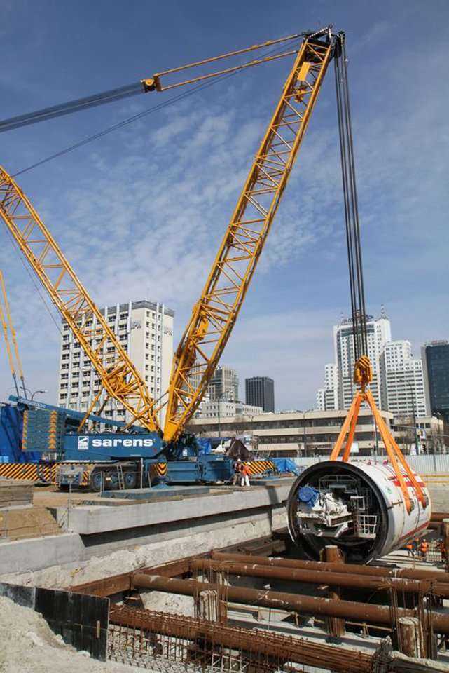 Umieszczenie TBM Maria w szybie - 11.04.2012 r. / fot. z archiwum AGP Metro Polska