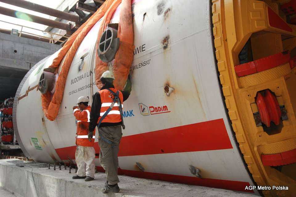 Umieszczenie TBM Maria w szybie - 11.04.2012 r. / fot. z archiwum AGP Metro Polska