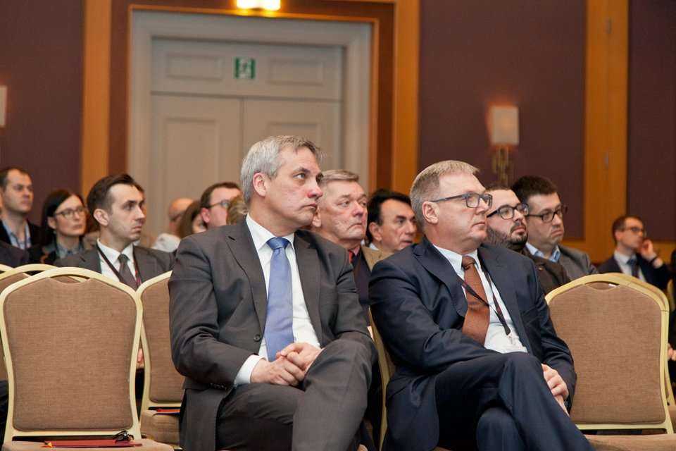 Od lewej: Jerzy Szmit - Wiceminister Infrastruktury i Rozwoju, Tomasz Latawiec - Prezes Zarządu Stowarzyszenia Inżynierów Doradców i Rzeczoznawców (SIDiR) / fot. <a href='http://www.quality-studio.com' target='_blank'>Quality Studio</a> dla www.inzynieria