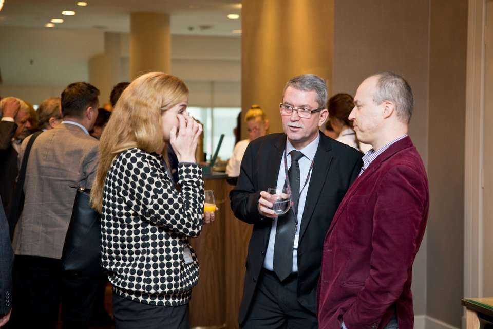 Rozmowy kuluarowe / fot. <a href='http://www.quality-studio.com' target='_blank'>Quality Studio</a> dla www.inzynieria.com