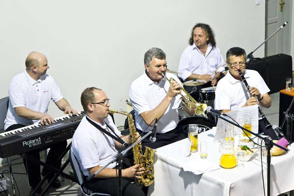 Biesiada grillowa / fot. <a href='http://www.quality-studio.com' target='_blank'>Quality Studio</a> dla www.inzynieria.com