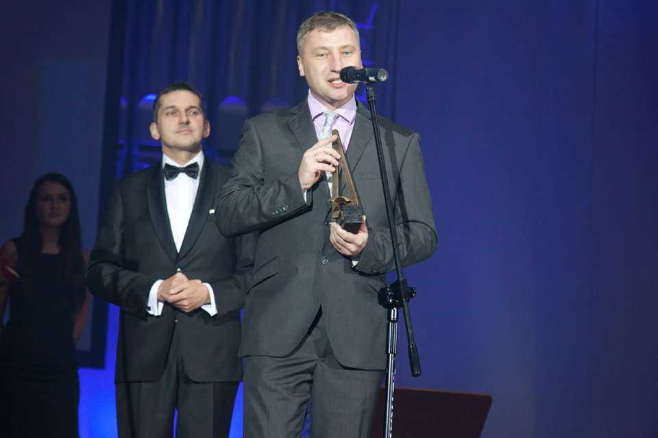 Tomasz Szuba - Wiceprzewodniczący Małopolskiego Oddziału ZMRP, Wojciech Ciejka - laureat nagrody w kategorii Budowniczy Roku. Fot. www.inzynieria.com