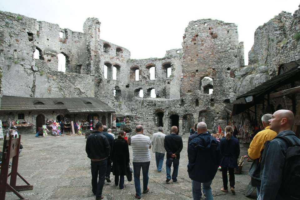 Wycieczka do Zamku Ogrodzienieckiego w Podzamczu. Fot. Quality Studio dla www.inzynieria.com
