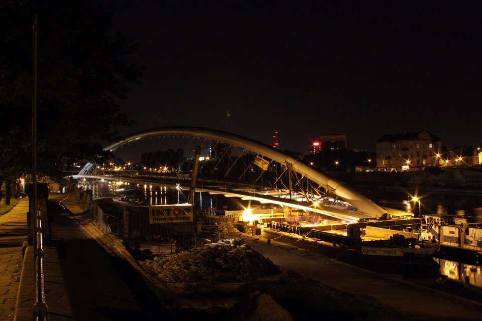 Budowa kładki - stan na 18.06.2010; fot.: INTOP Tarnobrzeg