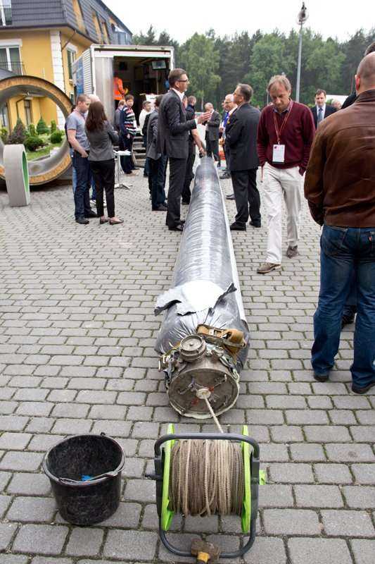 Pokaz na żywo - proces instalacji wykładziny CIPP firmy Brandenburger utwardzanej promieniami UV - Artur Bakaj, Grzegorz Owczarek, PPHU 'AKWA' sp.j. Cz. II - przeprowadzenie utwardzania promieniami UV / fot. <a href='http://www.quality-studio.com' target=