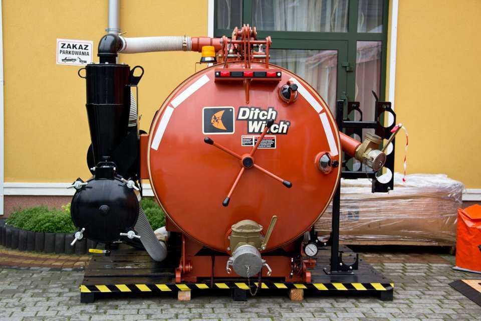 JL Maskiner w Polsce sp. z o.o. - zaprezentowała: wiertnice JT30 i JT5; FX60, System TK, maszyny do krakingu i przecisków Hammerhead / fot. <a href='http://www.quality-studio.com' target='_blank'>Quality Studio</a> dla www.inzynieria.com