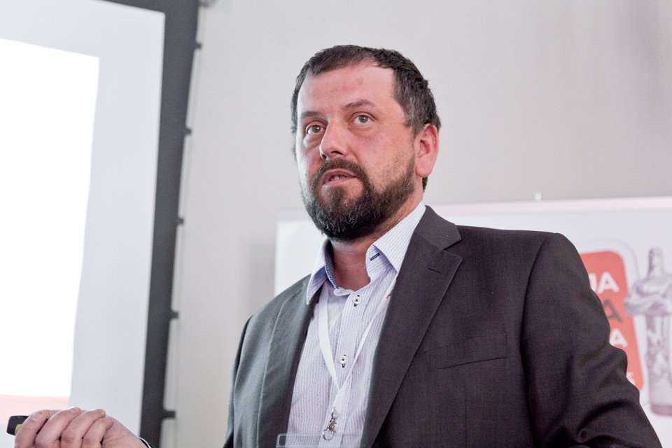 Kamionkowe rury przeciskowe nieglazurowane – sprawdzone i niezawodne systemy do budowy sieci kanalizacyjnych metodami bezwykopowymi – Krzysztof Kaczmarek, Naylor / fot. <a href='http://www.quality-studio.com' target='_blank'>Quality Studio</a> dla www.inz