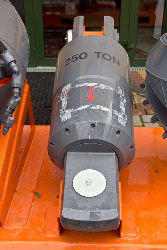 FirmaColli Equipment S.P.A  zaprezentowała wgłębne narzędzia do wiercenia pilotowego, poszerzania otworu i instalacji rurociągów metodą HDD / fot. <a href='http://www.quality-studio.com' target='_blank'>Quality Studio</a> dla www.inzynieria.com