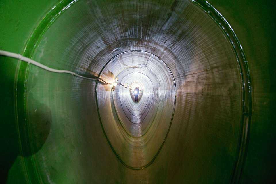 Pokaz odcinka sieci z rur o przekroju jajowym 1600/2400 mm