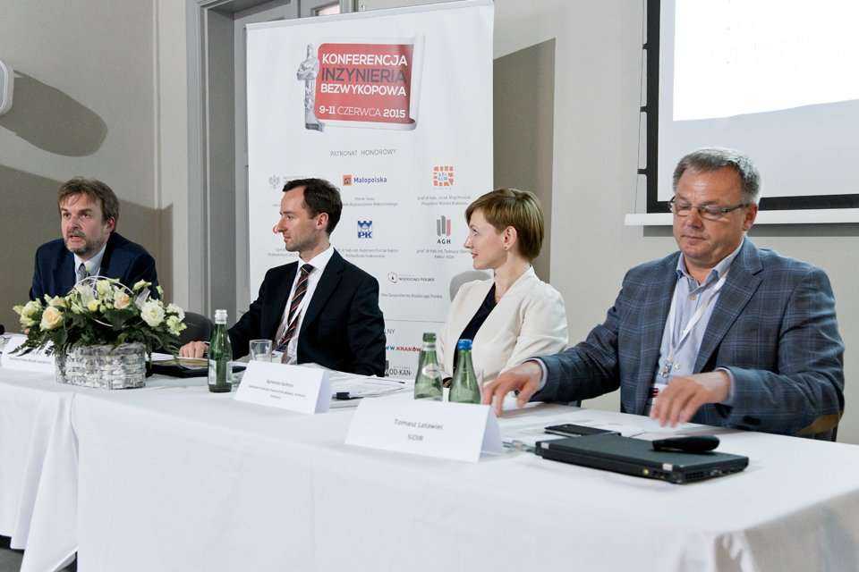 Panel dyskusyjny: optymalny wybór modelu realizacji inwestycji, od lewej: Michał Skorupski - Polski Związek Pracodawców Budownictwa, Bartłomiej Król, Kancelaria Prawna Błaszak Zawiślak Król, mec. Agnieszka Suchecka, Kancelaria Radców Prawnych Brudkiewicz,