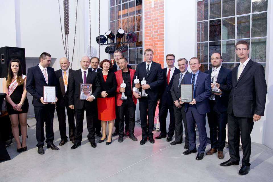 Od lewej: Zbigniew Kędzierski - Prezes Zarządu ZWiK Ciechanów, dr hab. inż. Adam Wysokowski, prof. UZ, Uniwersytet Zielonogórski, Adam Chwieduk, wiceprezes MPWiK w m.st. Warszawie S.A., dr inż. Karol Ryż z Politechniki Krakowskiej, dr inż. Teresa Nowak z 