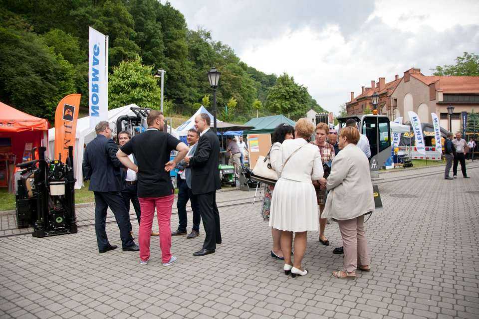 Wystawa zewnętrzna podczas konferencji 'Inżynieria Bezwykopowa 2016' / fot. <a href='http://www.quality-studio.com' target='_blank'>Quality Studio</a> dla www.inzynieria.com