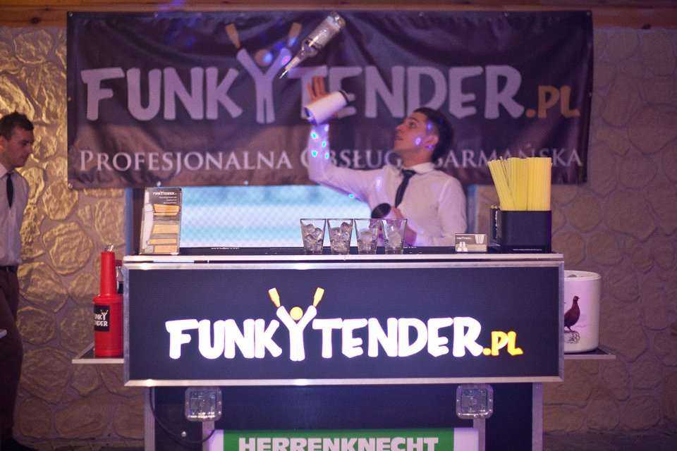 Kolacja grillowa, w trakcie której odbył się pokaz barmański ufundowany przez firmę Herrenknecht AG / fot. <a href='http://www.quality-studio.com' target='_blank'>Quality Studio</a> dla www.inzynieria.com