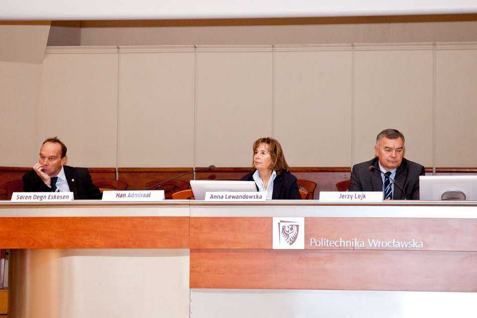 Od lewej: Soren Degn Eskesen - prezes ITA, prof. dr inż. Anna Lewandowska, Jerzy Lejk / fot. inzynieria.com