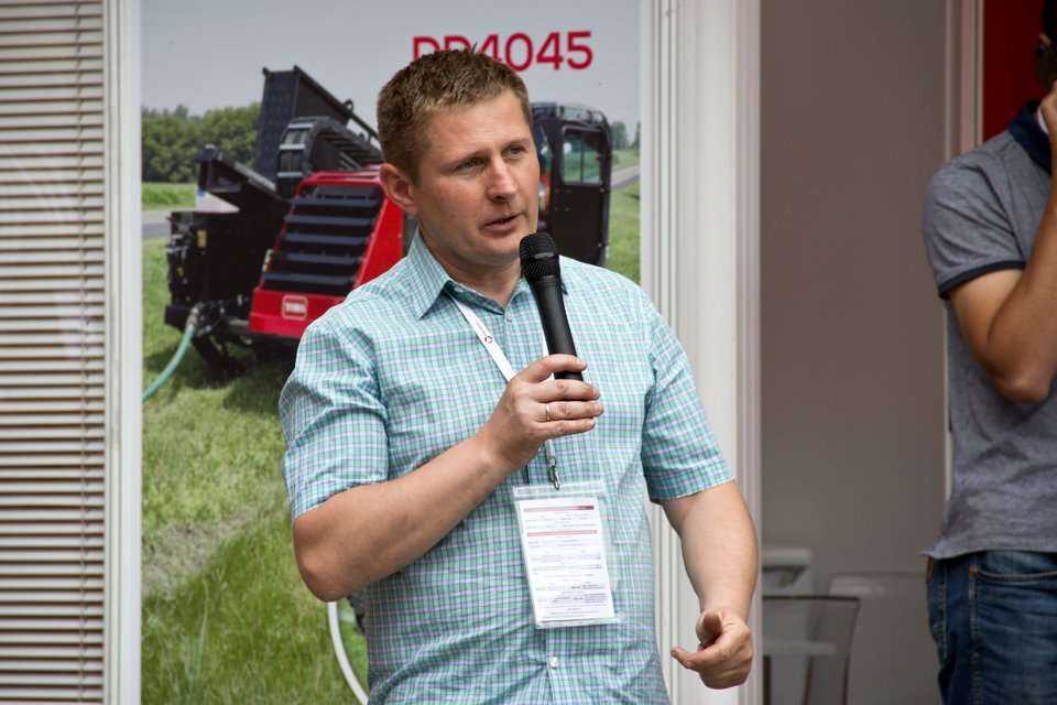 Pokaz firmy TORO podczas warsztatów / fot. <a href='http://www.quality-studio.com' target='_blank'>Quality Studio</a> dla www.inzynieria.com