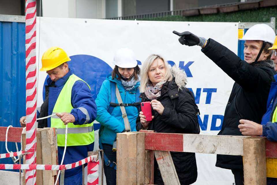 Pokaz odcinka kanalizacji zbudowanego z rur żelbetowych z okładziną PEHD o profilu jajowym – największych z oferty HABA-Beton. Fot. <a href='http://www.quality-studio.com' target='_blank'>Quality Studio</a> dla www.inzynieria.com