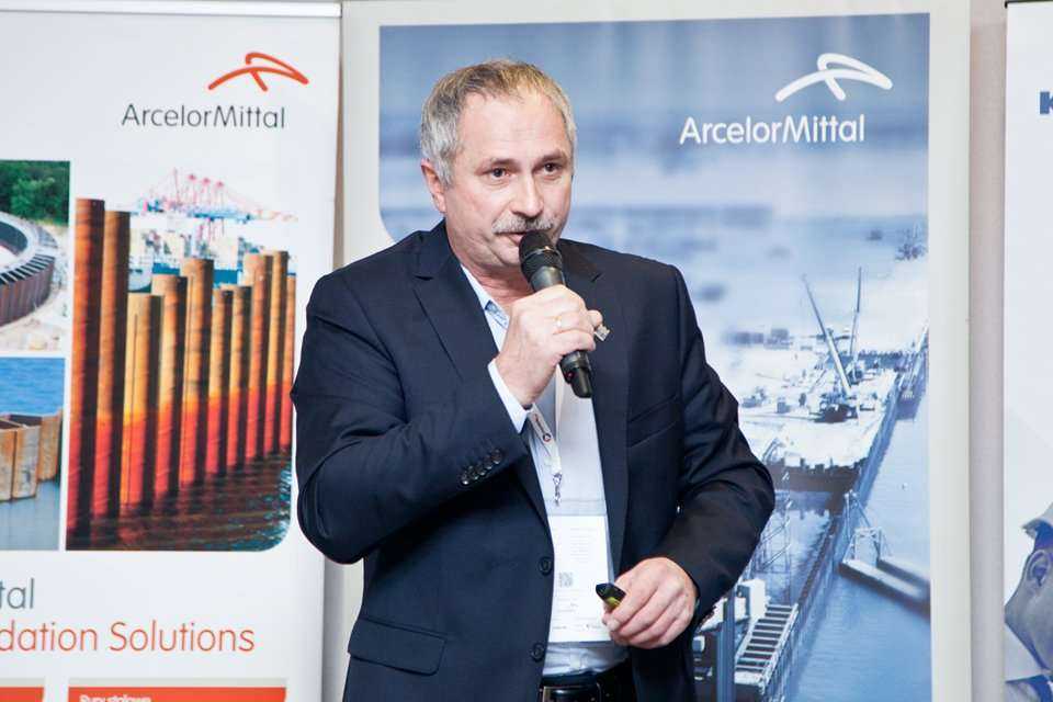 dr hab. inż. Andrzej Truty, prof. PK. Politechnika Krakowska. Referat pt. 'Stateczność maszyn roboczych ciężkich, poruszających się po słabonośnym podłożu' / fot. <a href='http://www.quality-studio.com' target='_blank'>Quality Studio</a> dla www.inzynieri