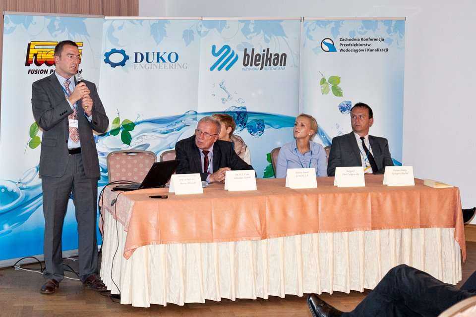 Od lewej: dr hab. inż. Maciej Morowiec - Politechnika Częstochowska, Zdzisław Konik - AKWA Nysa, Helena Darul - Jastrzębski Zakład Wodociągów i Kanalizacji S.A., Ewa Żeligowska - Hufgard, Grzegorz Skalski - Fusion Polska / fot. <a href='http://www.quality