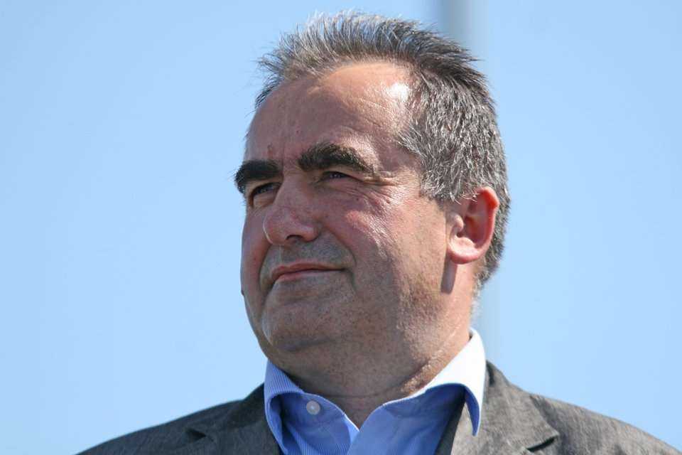 Uroczyste otwarcie XIX Międzynarodowych Targów Maszyn i Urządzeń dla Wodociągów i Kanalizacji WOD-KAN 2011. Wiceprzewodniczący sejmiku Ryszard Bober. Fot. www.inzynieria.com