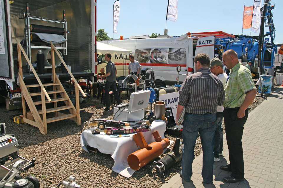 Wystawa maszyn i urządzeń w trakcie bydgoskich targów WOD-KAN 2011. Fot. www.inzynieria.com