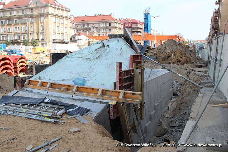 fot. M. Żuchowski, B. Janaszek, R. Adamczyk, P. Młynarski - z archiwum AGP Metro Polska (październik 2013)