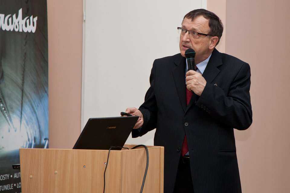 Prof. dr hab inż. Stanisław Nawrat - Wydział Górnictwa i Geoinżynierii AG fot. Quality Studio dla www.inzynieria.com