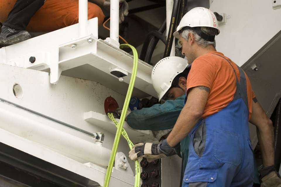 Montaż urządzenia TBM na stacji Rondo Daszyńskiego  / fot. inzynieria.com