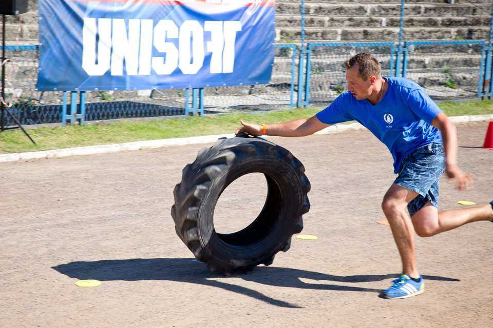 Toczenie opony / fot. <a href='http://www.quality-studio.com' target='_blank'>Quality Studio</a> dla www.inzynieria.com