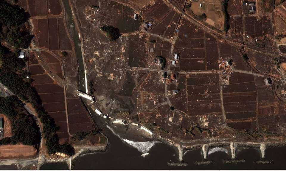 Most Kengaya / Fot. DigitalGlobe