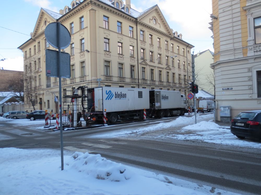 Ryga: W stolicy Łotwy niedawno, bo na przełomie 2016 i 2017 r. zakończyła się modernizacja liczącego 2,3-kilometrowego odcinka kanalizacji ogólnospławnej.  Na potrzeby realizacji tego zagranicznego kontraktu firma BLEJKAN S.A. zastosowała technologię CIPP. 