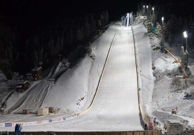 Nazwa: Vikersundbakken, kraj: Norwegia, miejscowość: Vikersund, wielkość skoczni: HS 225, punkt K: 200 m, rekord: 251,5 m. Fot. Wikimedia.org