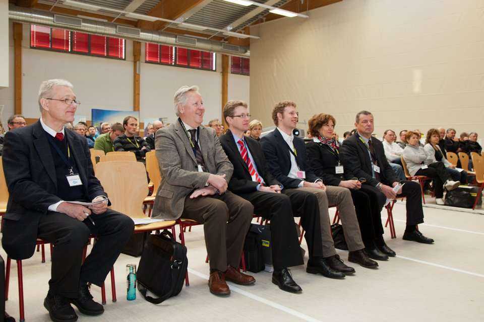 Dipl.-Ing Wilhelm Niederehe, stowarzyszenie FBS, H.-M. Fritz, Carsten Rieck, Robert Spang, Gisela Bartlechner, burmistrz Naunhof/Großsteinberg Jürgen Kretschel podczas obrad seminaryjnych. Fot. www.inzynieria.com